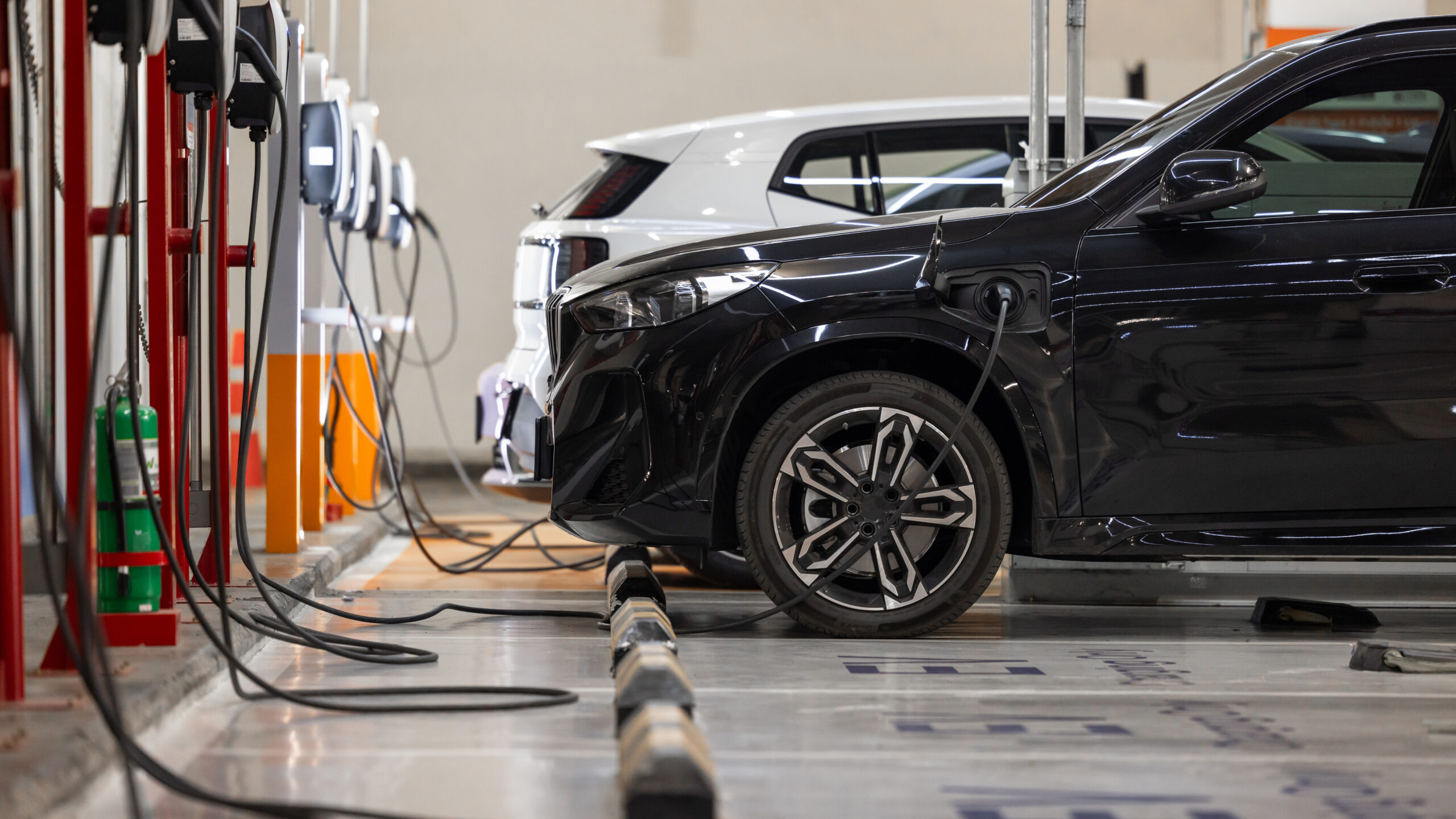 Deutsche Autoindustrie investiert stark in Elektromobilität
